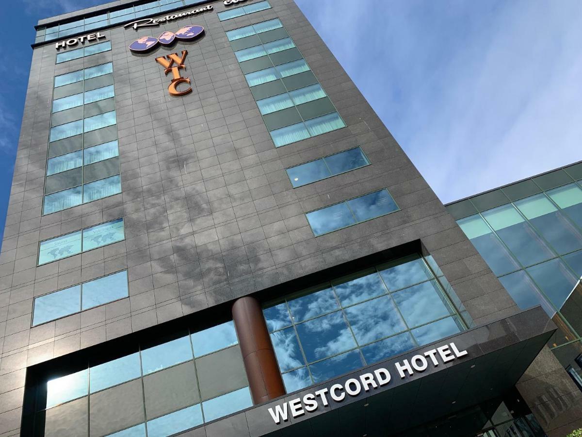 Westcord Wtc Hotel Леэварден Экстерьер фото